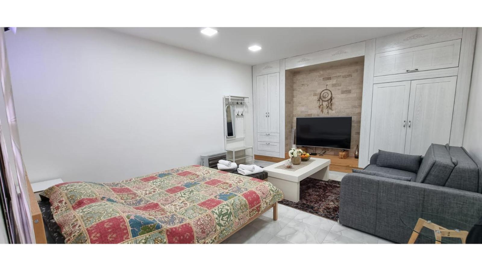 Garden apartments. Mas'ada Zimmer foto